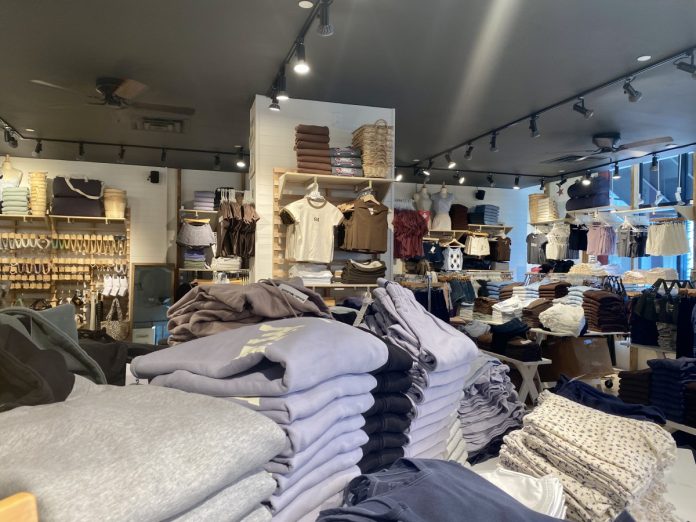 New Brandy Melville store opens on 5th Avenue NHS Talon Tribune