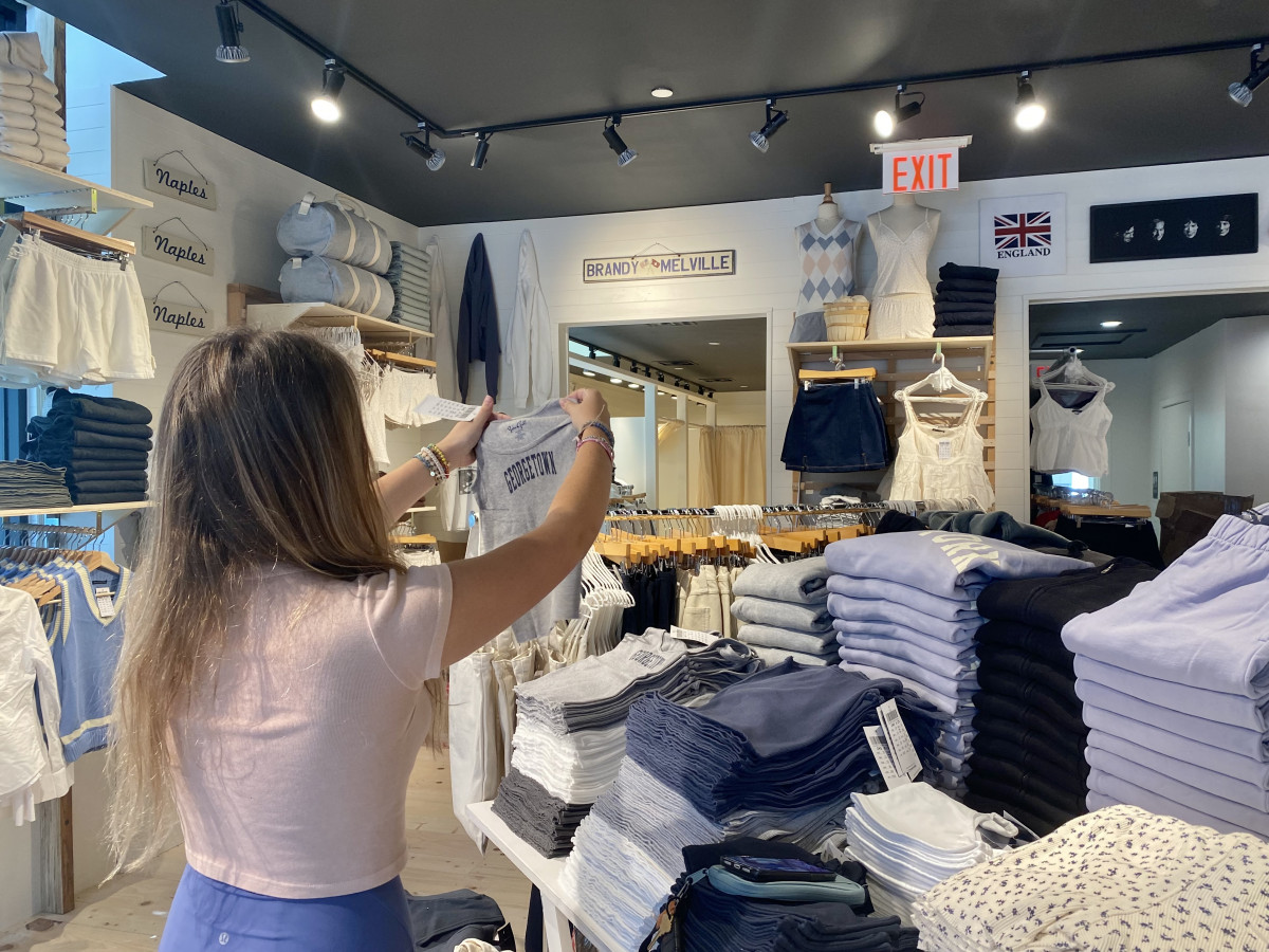 Brandy Melville Apparel Brand Launches Store on Fifth Avenue South