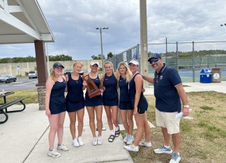 Girls tennis earns spot at regionals